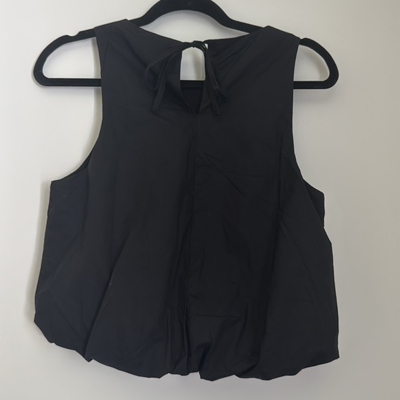 Bubble Hem Tank Top - Picture 2 of 4